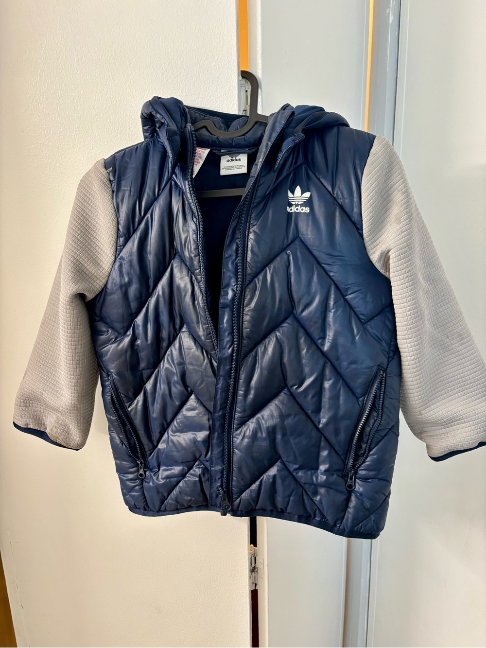 adidas Kids Navy Puffer Jacket with Light Gray Shell Sleeves